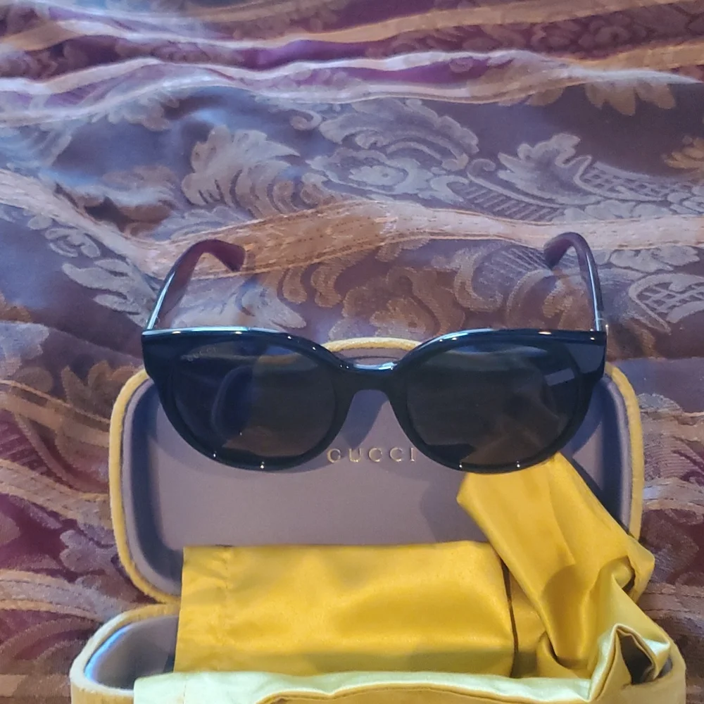 Gucci sunglasses  Hp new bagged tagged warranty includes all case gorgeous suede